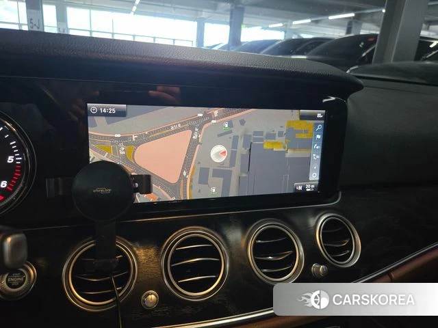 Mercedes-Benz E-Class W213 2018 Серый из Кореи, фото 6