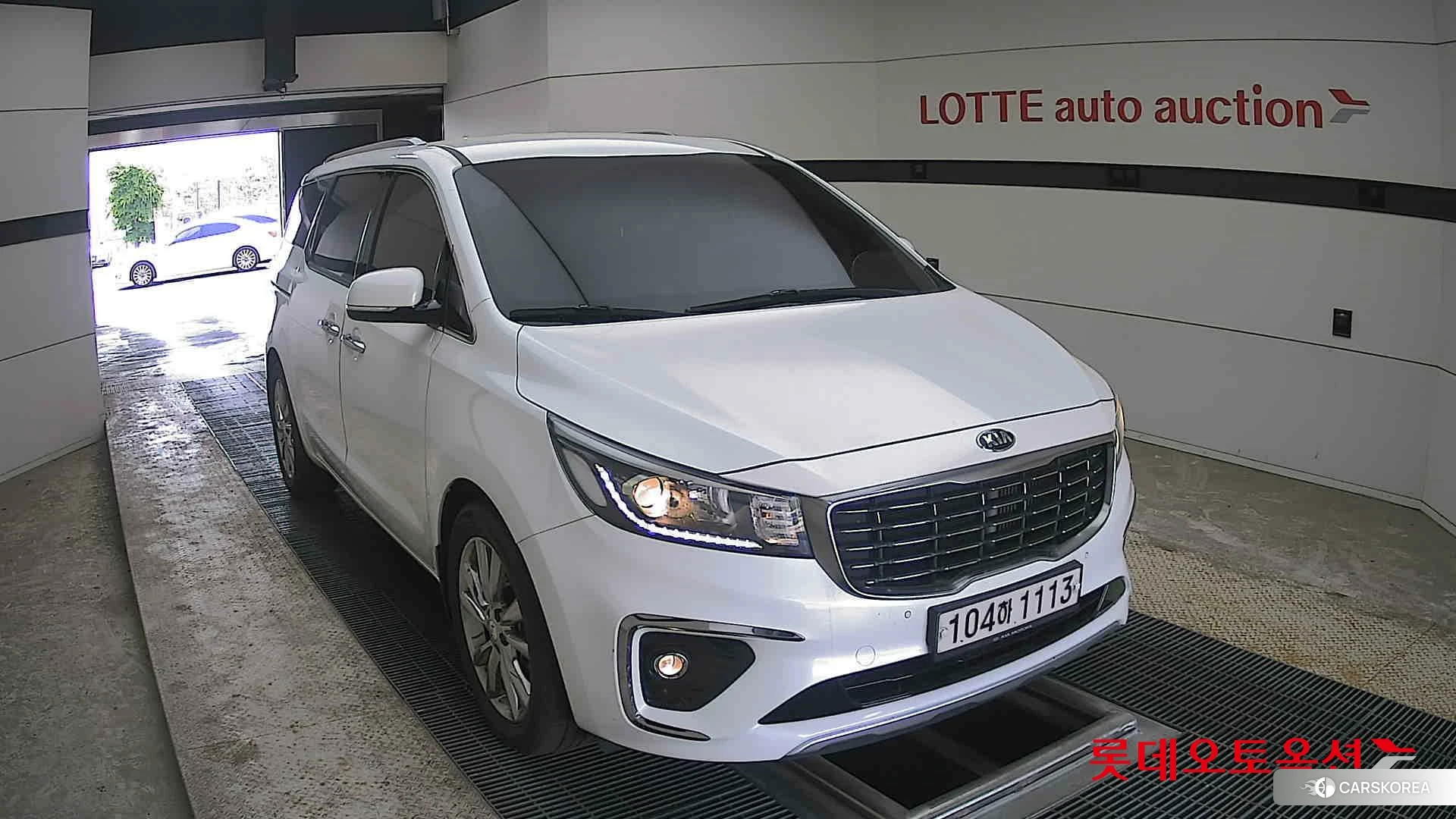 Kia Carnival 2020 Snow White Pearl (optional) из Кореи, фото 6