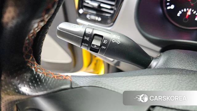 Kia Stonic 2018 Желтый из Кореи, фото 6