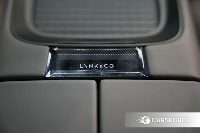 Lynk 08 EM-P 2023 Серебристо-серый из Китая, фото 6