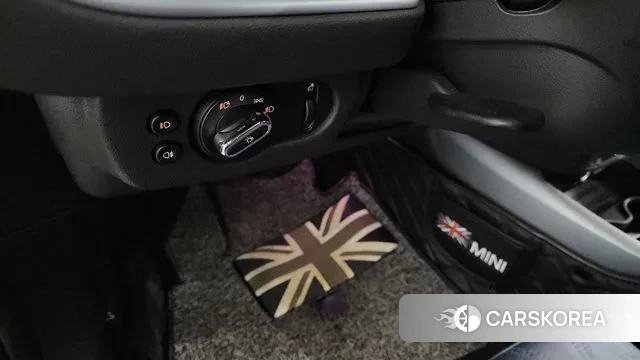 Mini Cooper S Clubman 2023 Белый из Кореи, фото 6