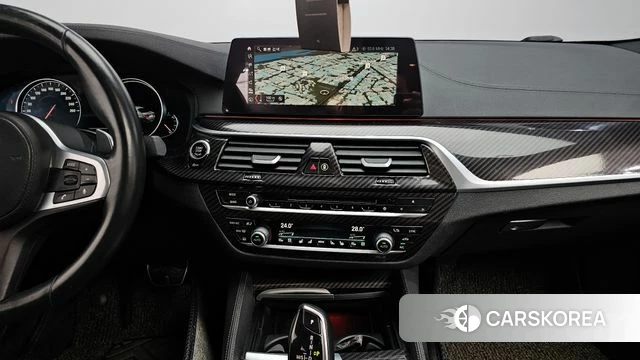 BMW 5 Series (G30) 2018 Белый из Кореи, фото 6