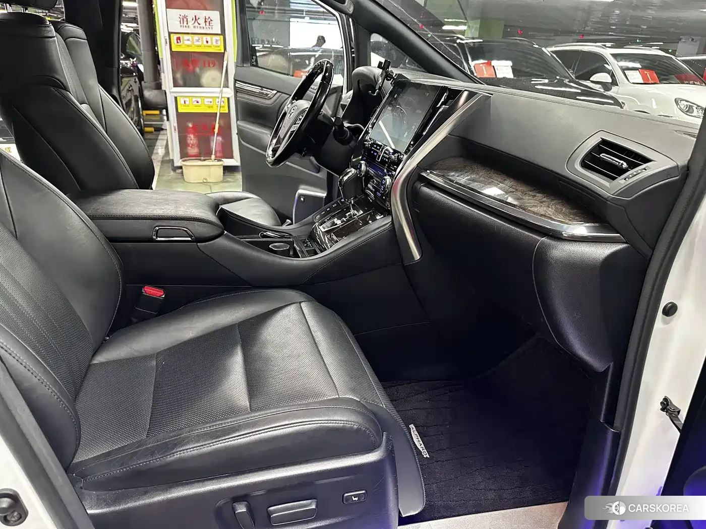 Toyota Elfa 2021 Белый из Китая, фото 6