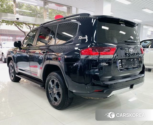 Toyota Land Cruiser (imported) 2023 Черный из Китая, фото 6