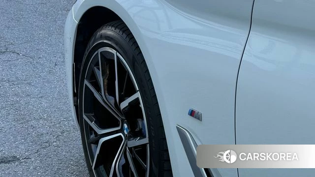 BMW 5 Series (G30) 2023 Белый из Кореи, фото 6