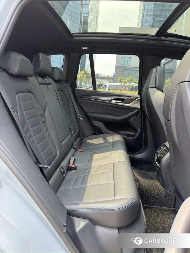 BMW X3 (import) 2023 Серебристо-серый из Китая, фото 6