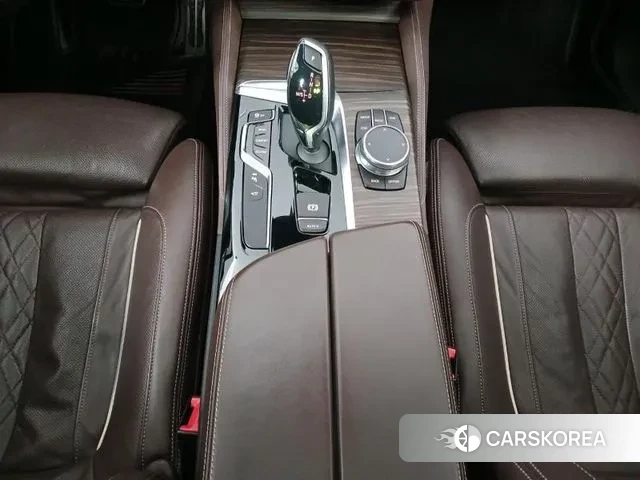 BMW 5 Series (G30) 2018 Белый из Кореи, фото 6