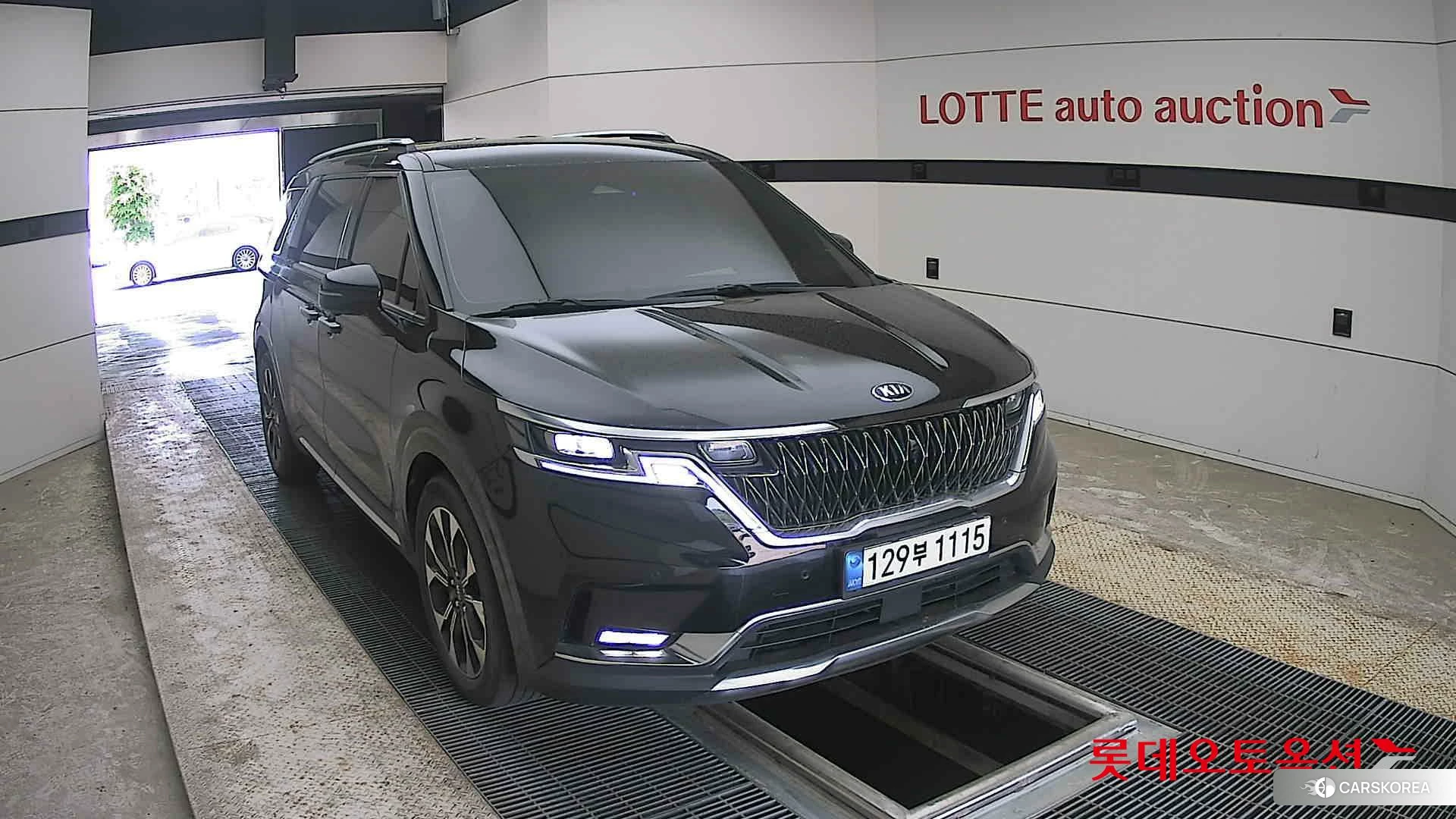 Kia Carnival 2021 Черный из Кореи, фото 6