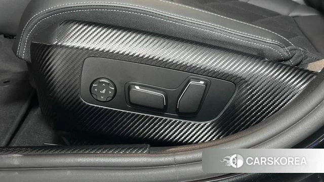 BMW 5 Series (G60) 2025 Черный из Кореи, фото 6