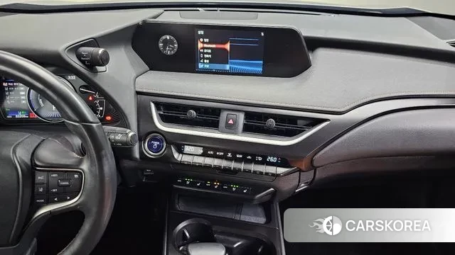 Lexus UX250h 2021 Серебристо-серый из Кореи, фото 6