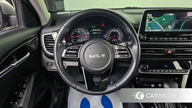 Kia Seltos 2022 Серебристо-серый из Кореи, фото 6