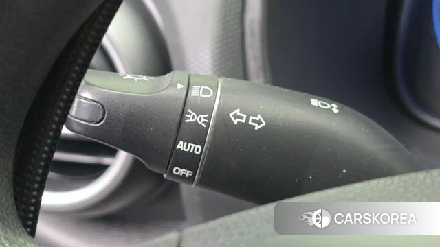Hyundai Kona 2018 Светло-серебряный цвет из Кореи, фото 6