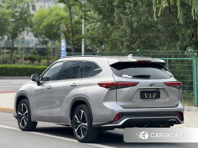 Toyota Crown Lufang 2023 Темно-серый из Китая, фото 6