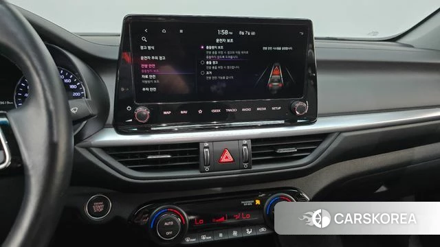 Kia The New K3 2nd generation 2023 Белый из Кореи, фото 6