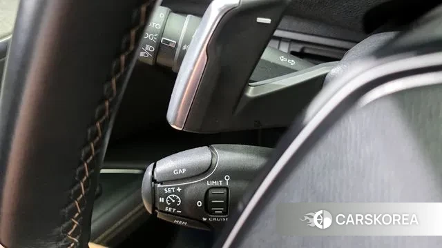 Peugeot 3008 second generation 2018 Серый из Кореи, фото 6