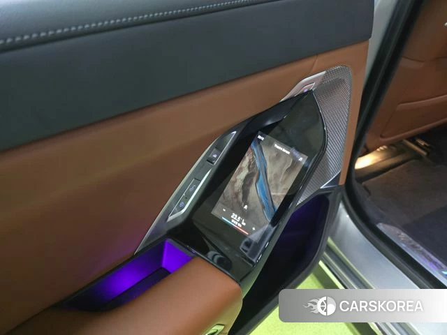 BMW 7 Series (G70) 2024 Серебристо-серый из Кореи, фото 6