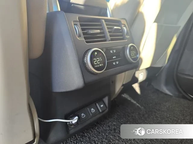 Land Rover Discovery 5 2021 Белый из Кореи, фото 6