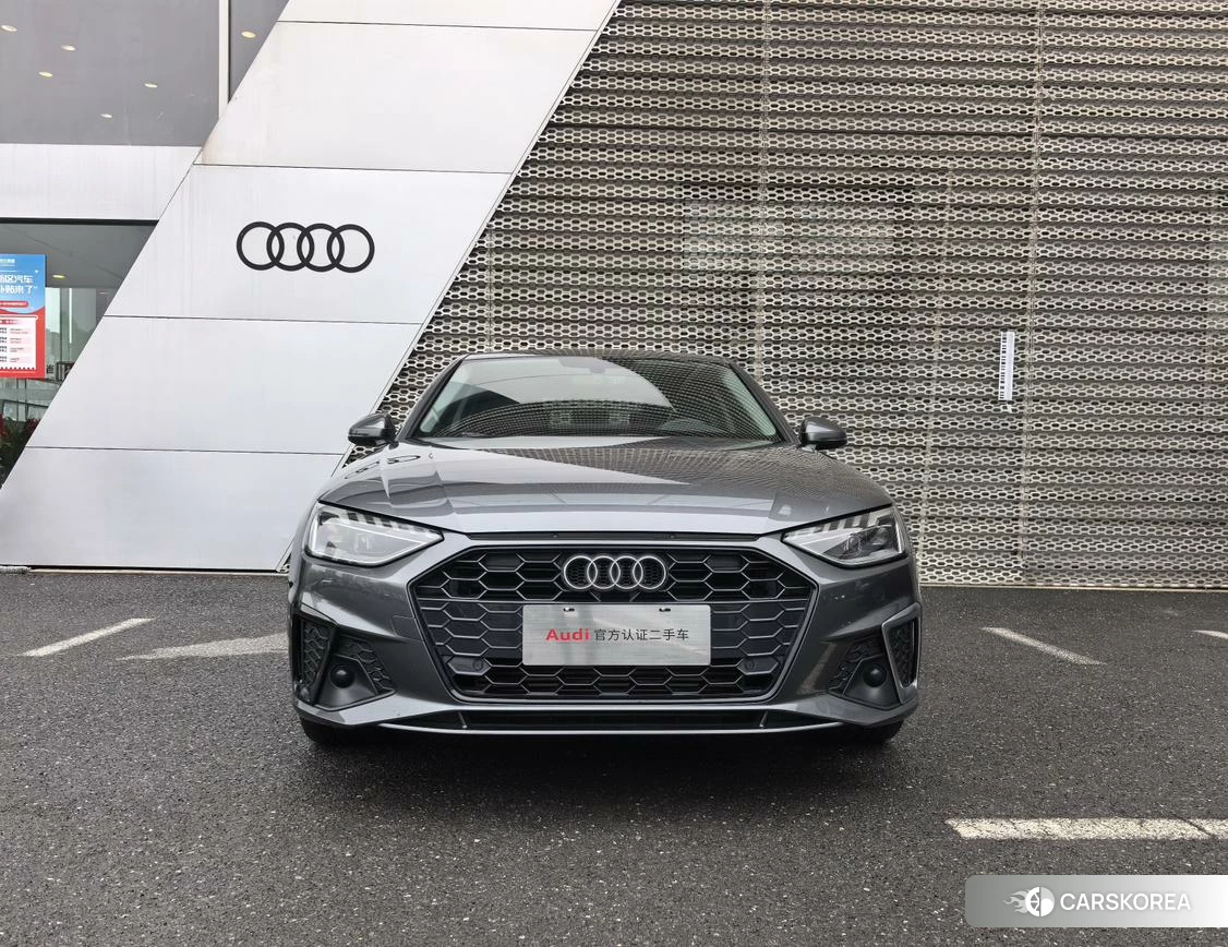 Audi A4L 2020 Темно-серый из Китая, фото 6