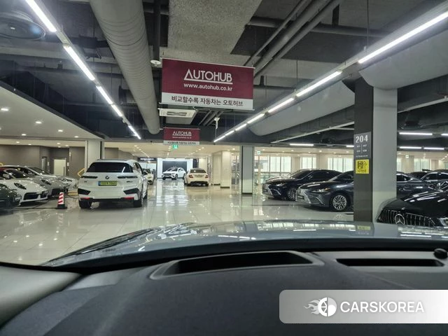 Land Rover Range Rover Velar 2025 Светло-серебряный цвет из Кореи, фото 6