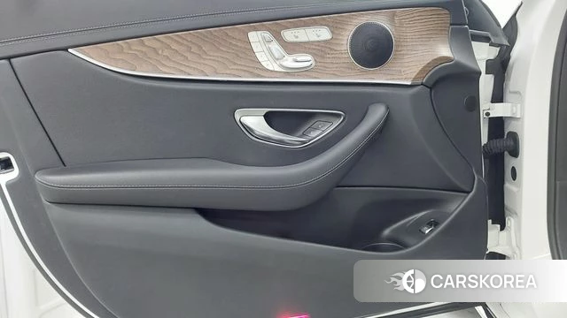 Mercedes-Benz E-Class W213 2023 Белый из Кореи, фото 6