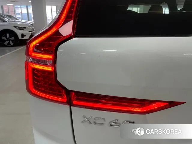 Volvo XC60 second Generation 2025 Белый из Кореи, фото 6