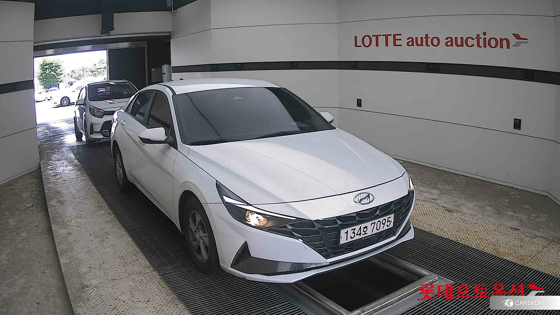 Hyundai Avante 2021 Polar White из Кореи, фото 6