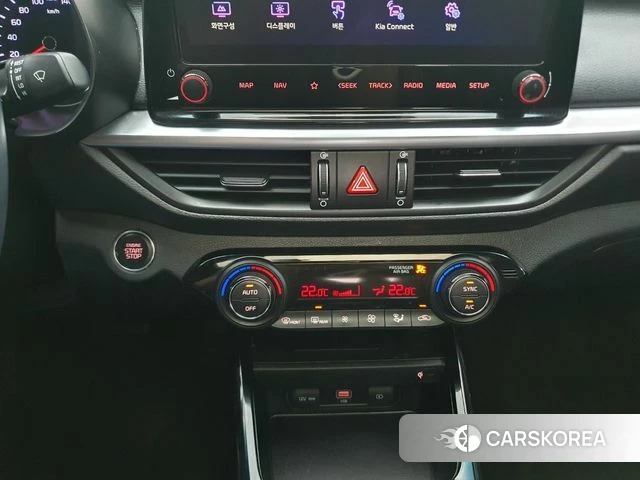 Kia The New K3 2nd generation 2021 Белый из Кореи, фото 6