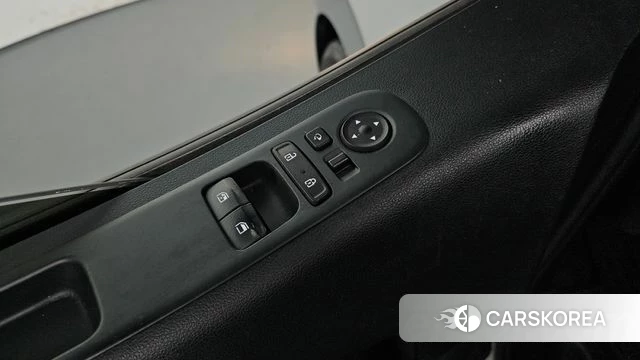 Hyundai Staria 2022 Серебряный из Кореи, фото 6