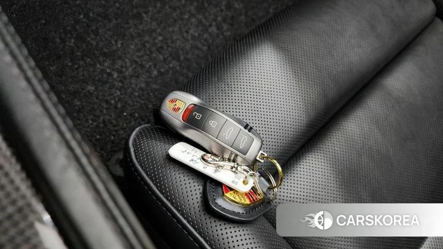Porsche 718 Boxster 2021 Серебристо-серый из Кореи, фото 6