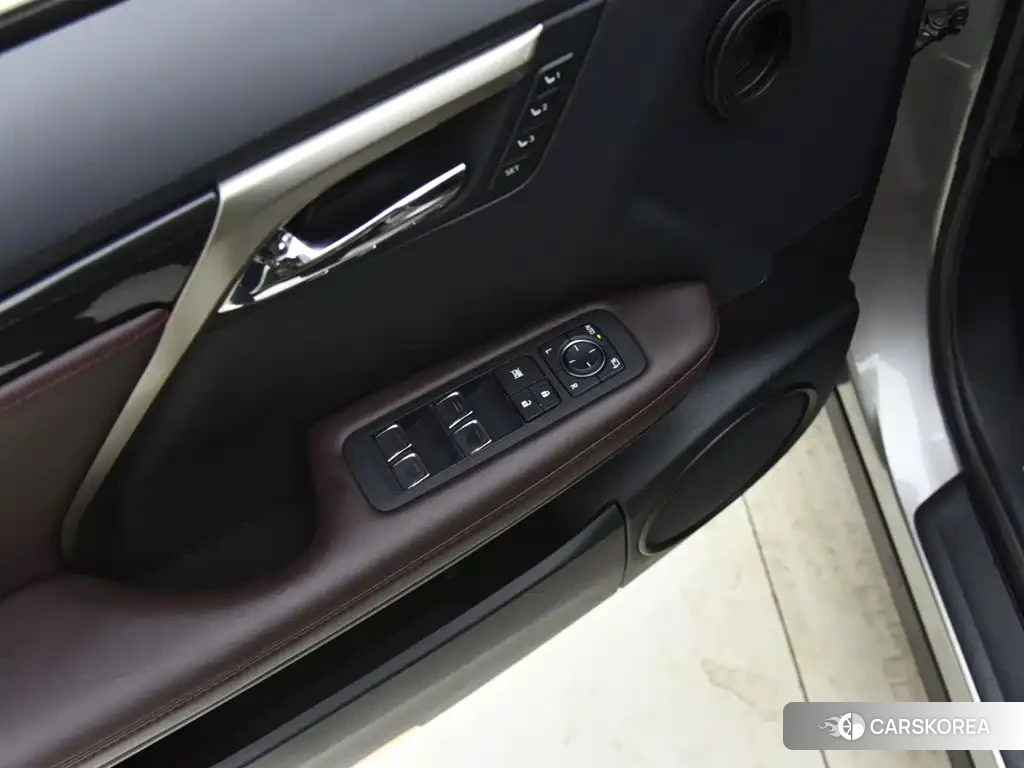 Lexus RX 2022 Silver/gray из Китая, фото 6