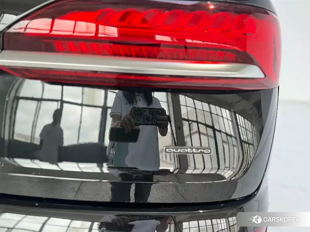 Audi Q7 2025 Черный из Китая, фото 6