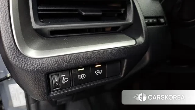 Toyota Prius 5th Generation 2023 Светло-серебряный цвет из Кореи, фото 6