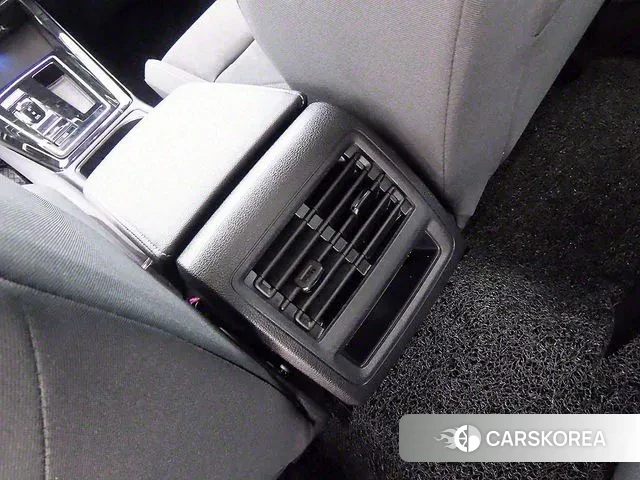 Volkswagen Golf 8th Generation 2024 Белый из Кореи, фото 6