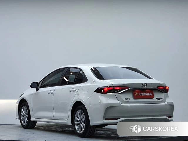 Toyota Corolla 2023 Белый из Китая, фото 6