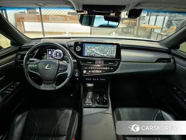 Lexus ES300h 7th generation 2023 Белый из Кореи, фото 6