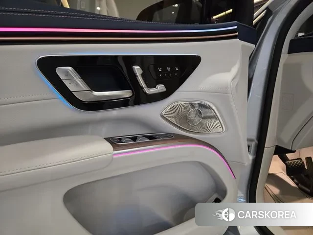 Mercedes-Benz EQS SUV X296 2023 Серебряный из Кореи, фото 6