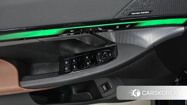 BMW 5 Series (G60) 2025 Черный из Кореи, фото 6