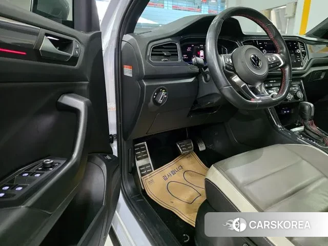 Volkswagen T-Roc 2021 Жемчужный цвет из Кореи, фото 6