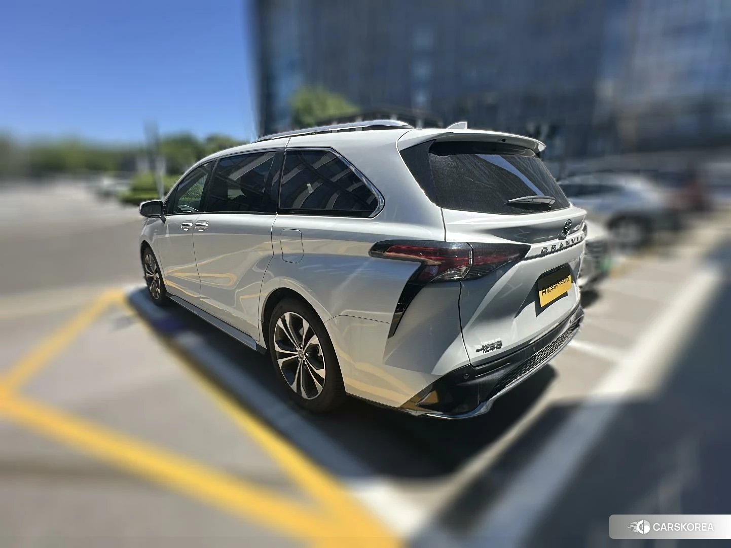 Toyota Granvia 2025 Белый из Китая, фото 6