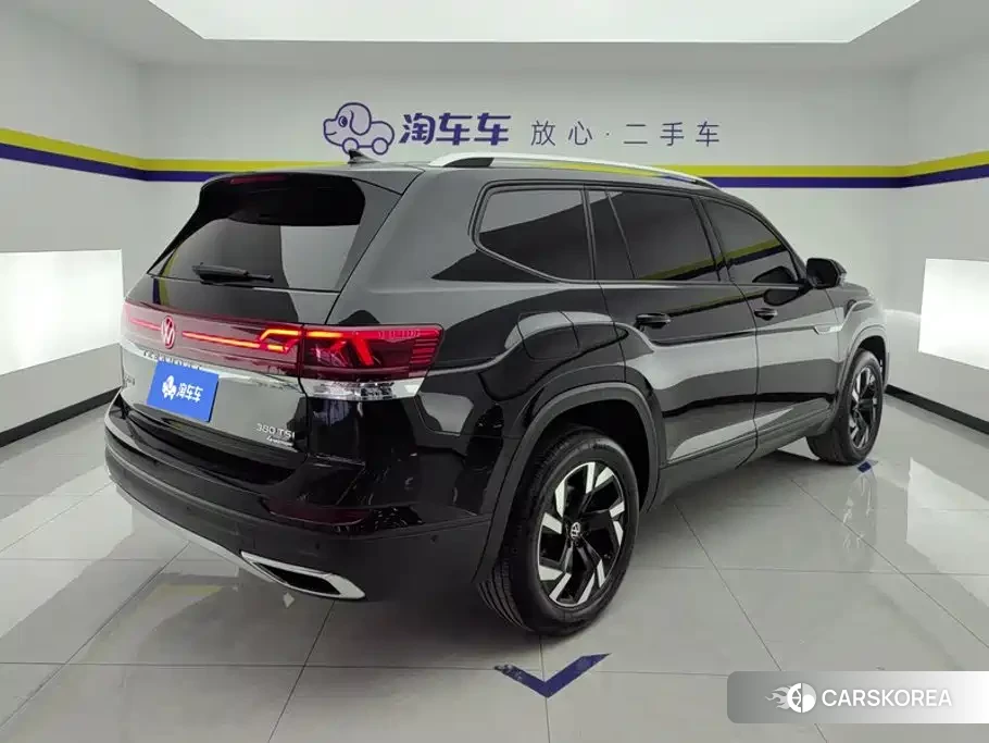 Volkswagen Touareg 2024 Черный из Китая, фото 6