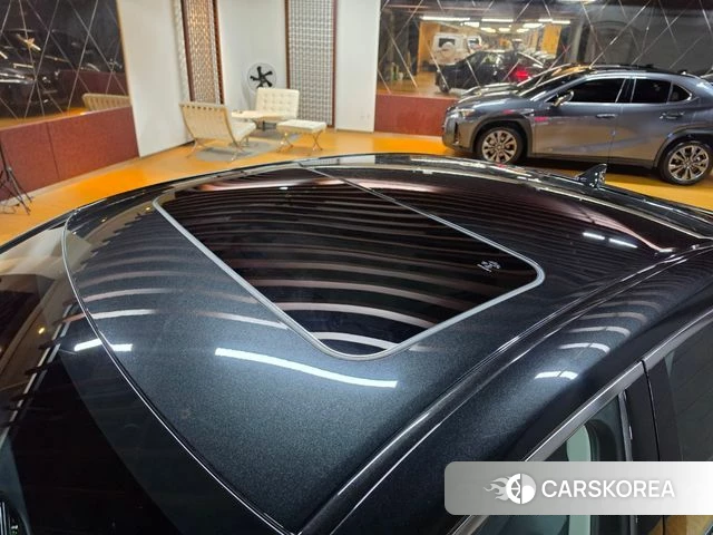 Lexus ES300h 7th generation 2025 Черный из Кореи, фото 6