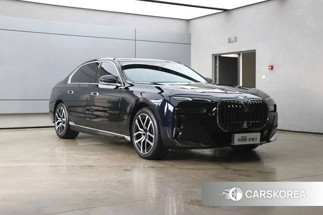 BMW 7 series 2024 Черный из Китая, фото 6