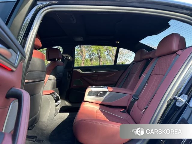 BMW 5 series 2021 Черный из Китая, фото 6