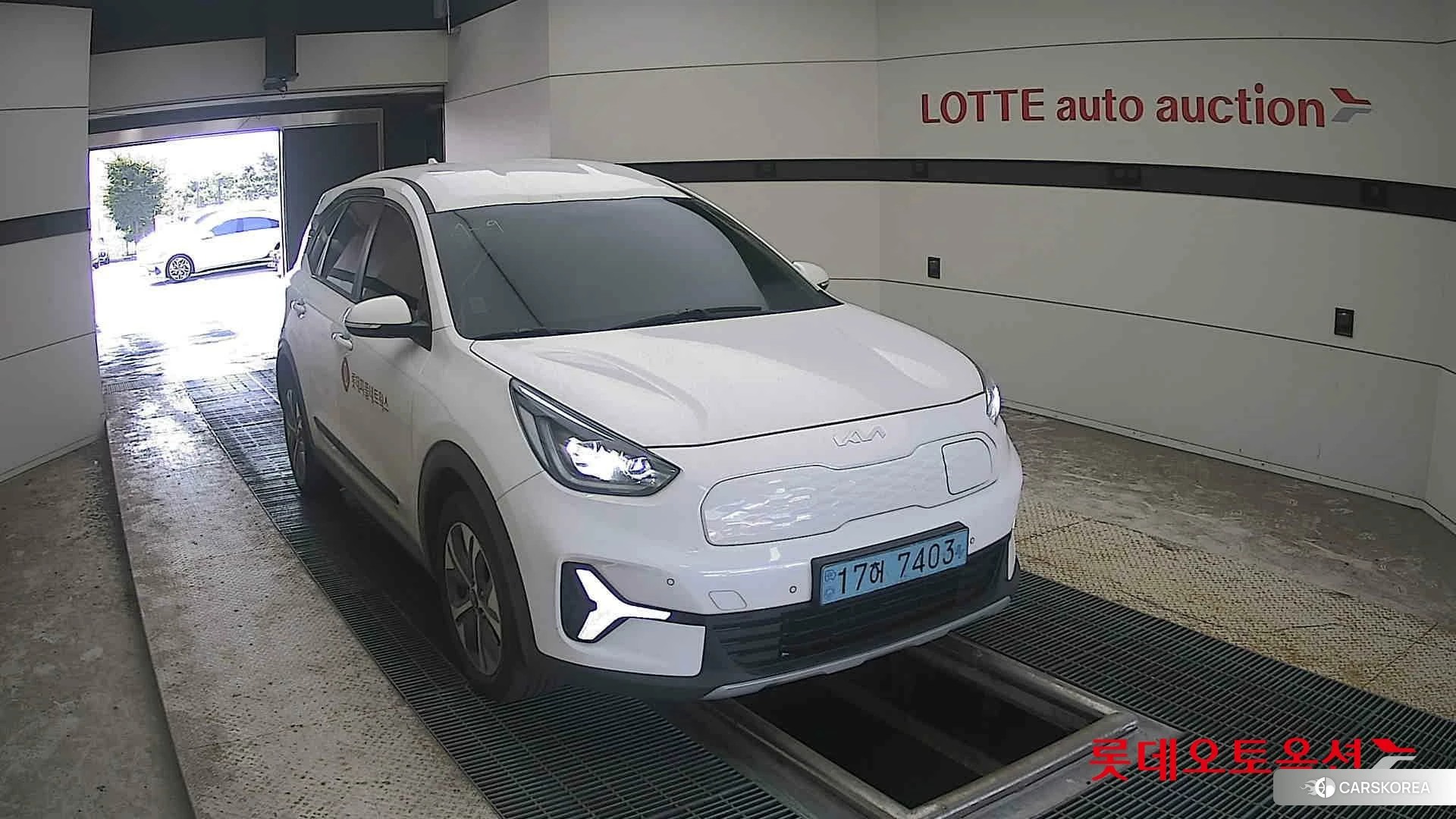Kia Niro Plus 2023 Clear White из Кореи, фото 6