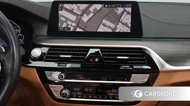 BMW 5 Series (G30) 2020 Серебряный из Кореи, фото 6