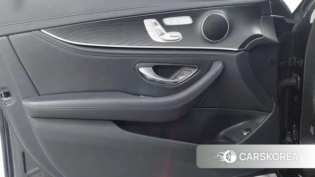Mercedes-Benz E-Class W213 2020 Черный из Кореи, фото 6