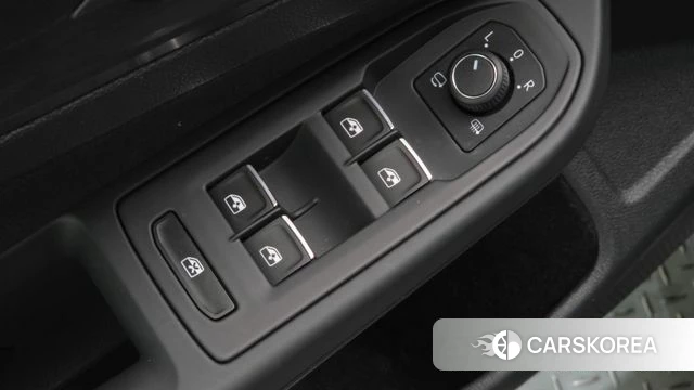 Volkswagen Golf 8th Generation 2022 Черный из Кореи, фото 6