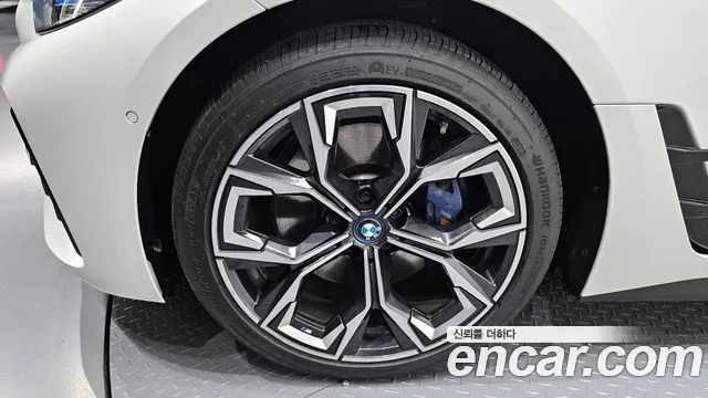 BMW i4 id 2705392 из Кореи 6