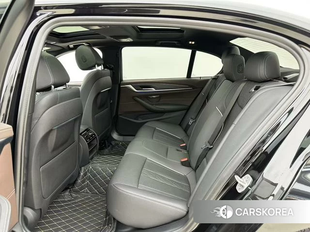 BMW 5 series 2021 Черный из Китая, фото 6