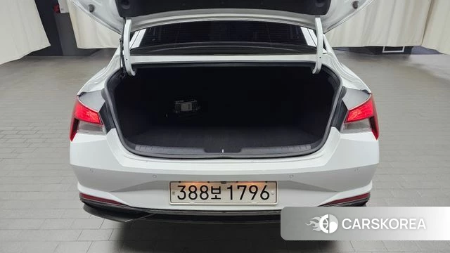 Hyundai Avante Hybrid (CN7) 2023 Белый из Кореи, фото 6